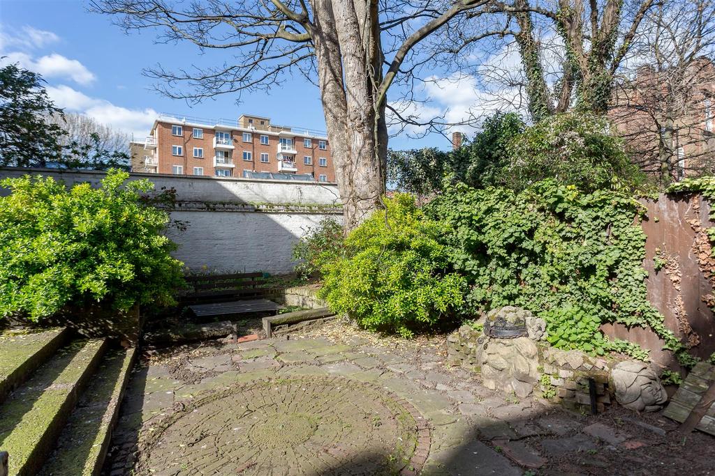 Flat 2, 56-58 Crowndale Road, NW1 1 TP-011.jpg