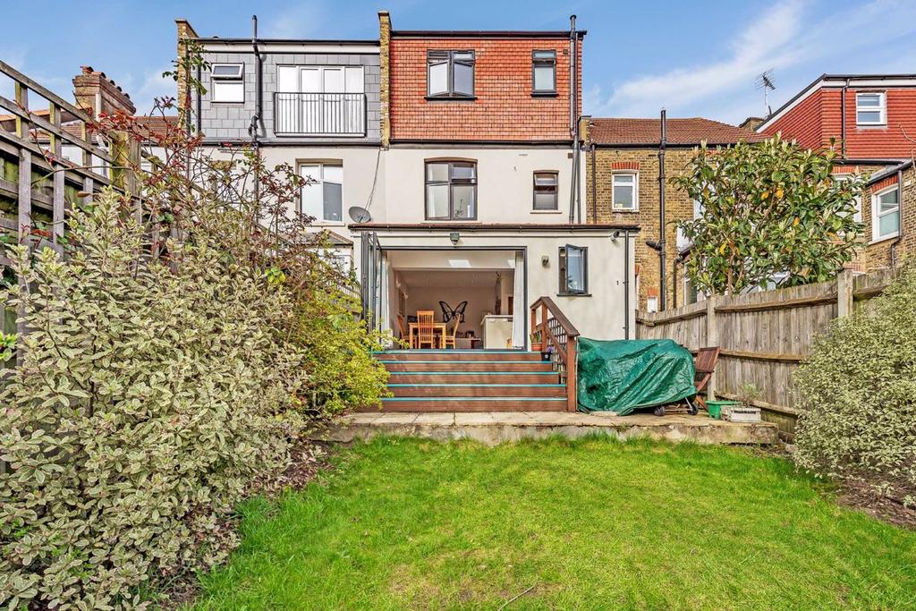 Edencourt Road, Furzedown, London 5 bed house £2,500 pcm (£577 pw)