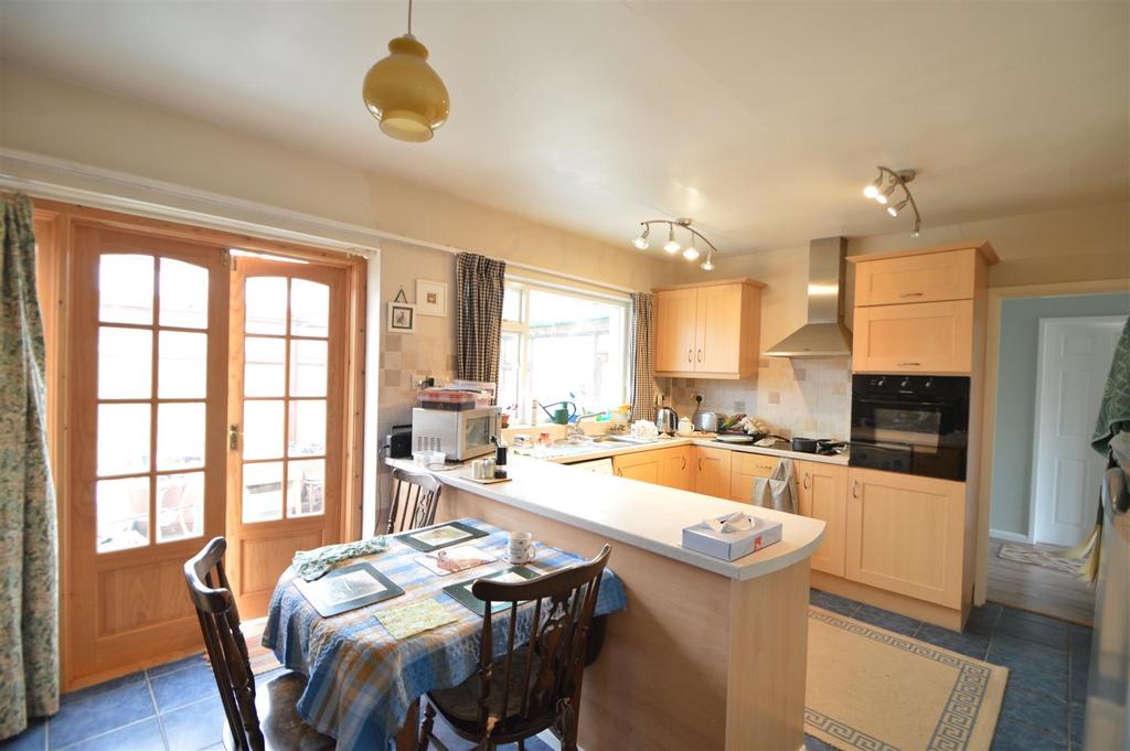 28 Pulley Lane, Bayston Hill... 2 bed detached bungalow £260,000
