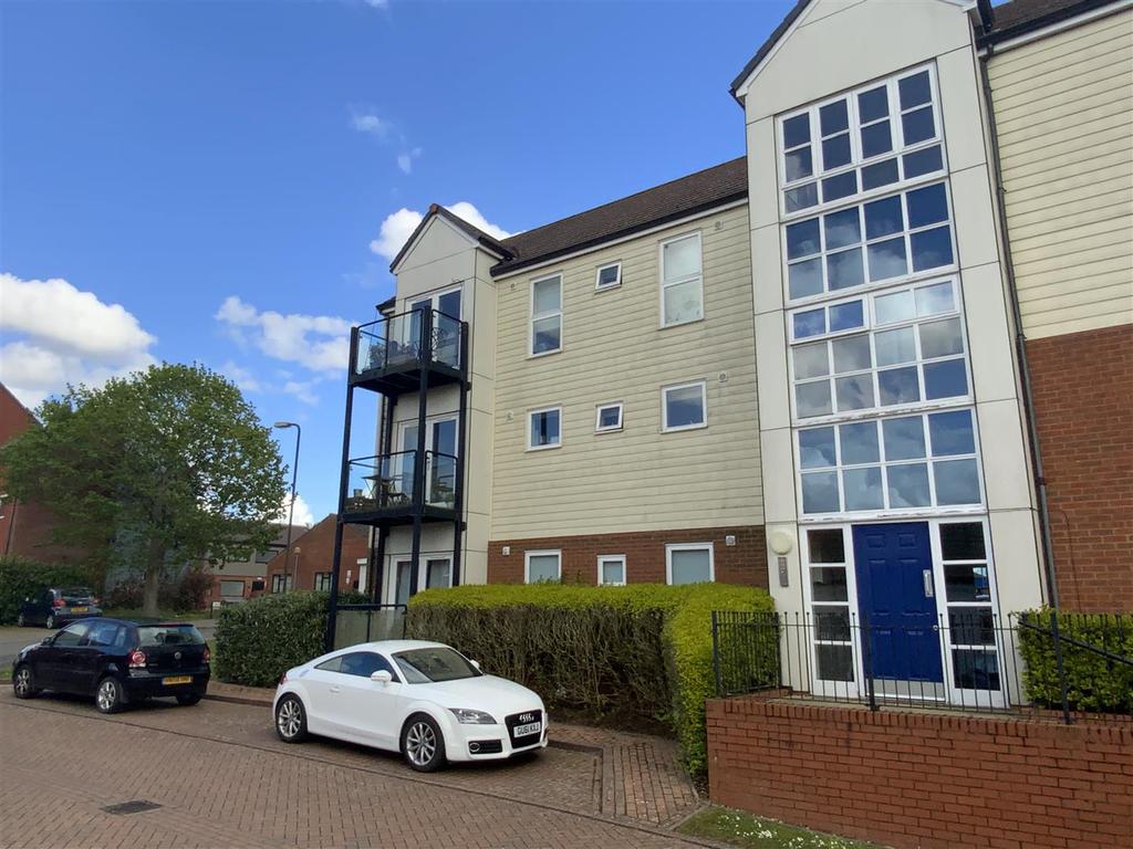 East Moor Drive, Wolverton Mill, Milton Keynes 2 bed apartment £180,000