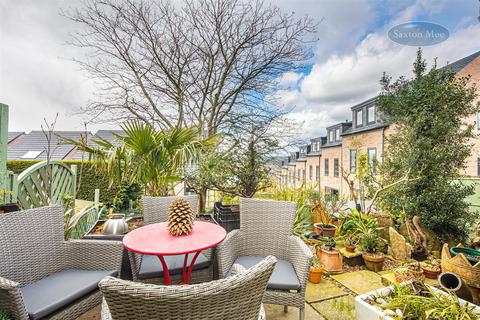 92 Bell Hagg Road, Sheffield, S6 5BS