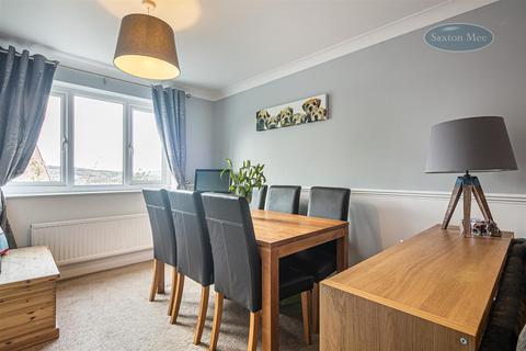 92 Bell Hagg Road, Sheffield, S6 5BS
