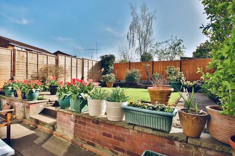 8 Bishops Avenue, Worcester, WR3 8XA