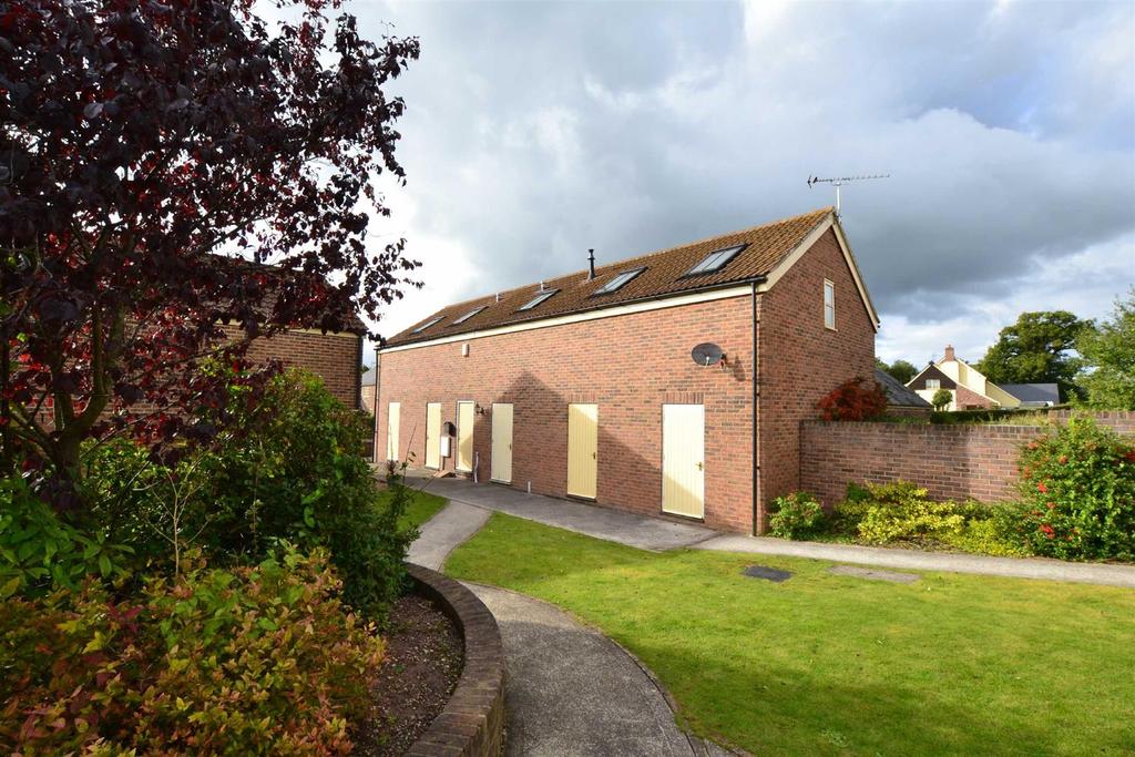 Bathpool, Taunton 2 bed apartment for sale £149,950