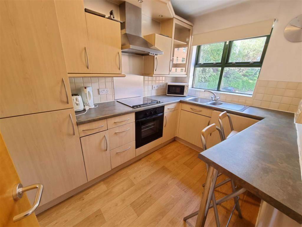Blantyre House, 4 Slate Wharf, Castlefield 1 bed flat £800 pcm (£185 pw)