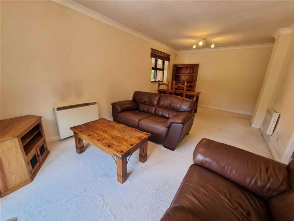 Blantyre House, 4 Slate Wharf, Castlefield 1 bed flat £800 pcm (£185 pw)