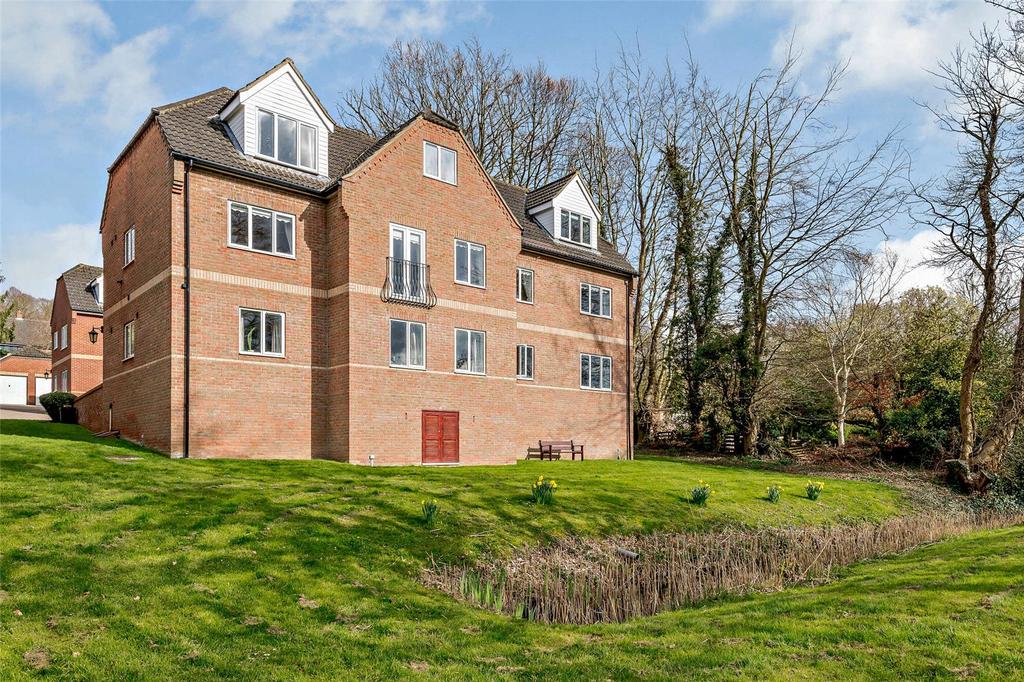 The Waterside, Hellesdon, Norwich, NR6 3 bed apartment £325,000