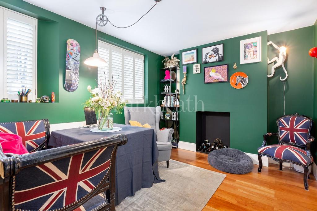 New End, Hampstead NW3 4 bed house £5,416 pcm (£1,250 pw)