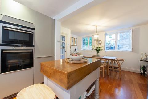undefined, New End, Hampstead NW3