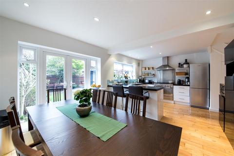 4 Compton Road, London, NW10 5BX