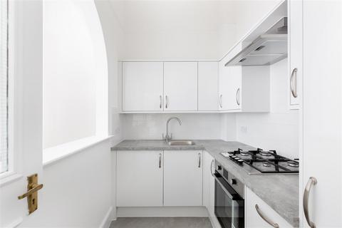 2 bedroom flat to rent, Fairhazel Gardens, South Hampstead NW6