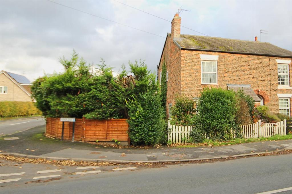 Welton Low Road, Elloughton, Brough 2 bed semidetached house £135,000