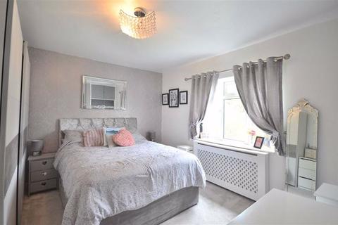 30 Wells Road, Gloucester, GL4 3AW