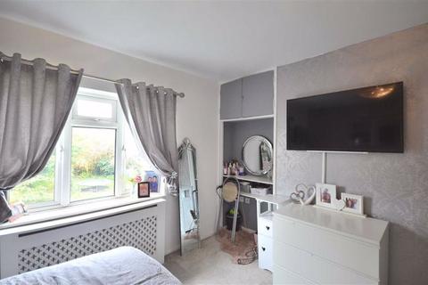 30 Wells Road, Gloucester, GL4 3AW