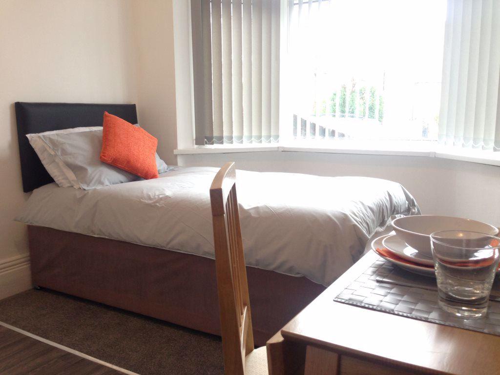 Flat, Doncaster Studio £347 pcm (£80 pw)
