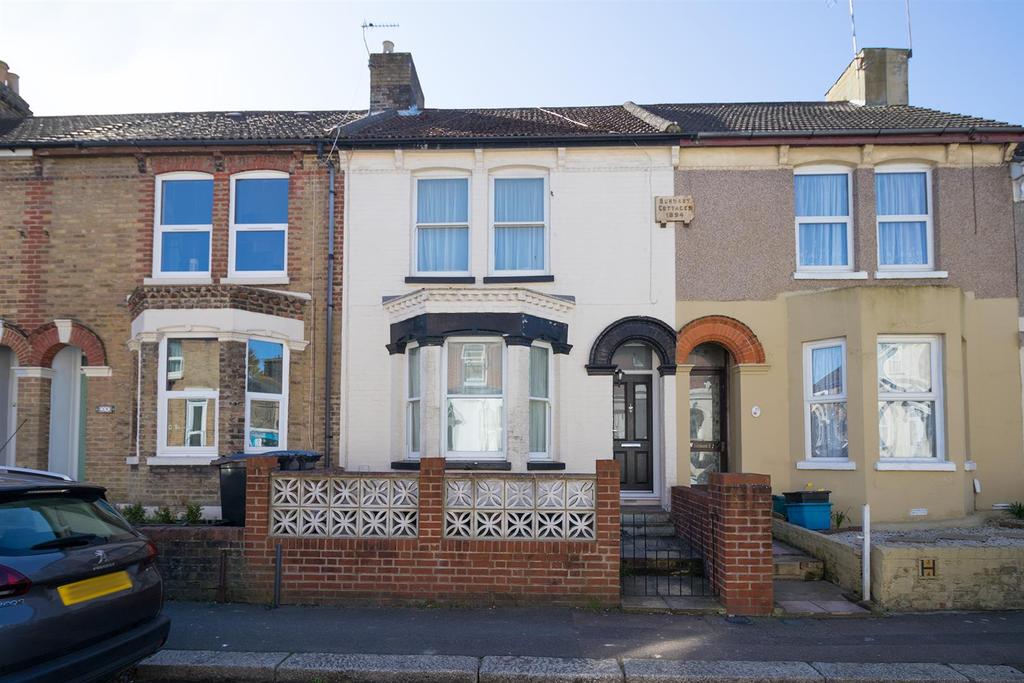 Longfield Road, Dover 2 bed terraced house £825 pcm (£190 pw)