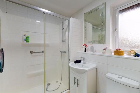 6 Beamont Close, Manston, Ramsgate, CT12 5LZ