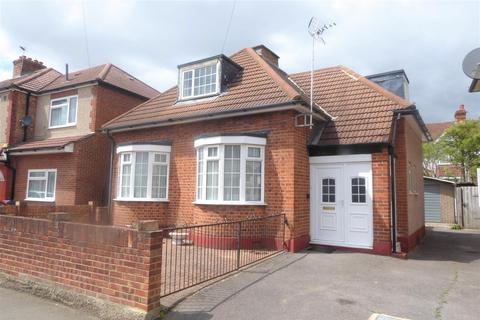 30 Sunnycroft Road, Hounslow, TW3 4DR