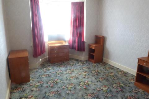 30 Sunnycroft Road, Hounslow, TW3 4DR