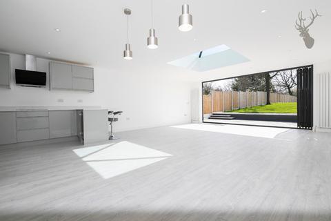 Wildorbar Bournebridge Lane, Stapleford Abbotts, Romford, RM4 1LT