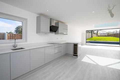 Wildorbar Bournebridge Lane, Stapleford Abbotts, Romford, RM4 1LT