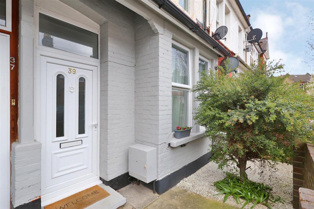 Heysham Road, N15 2 bed flat £430,000