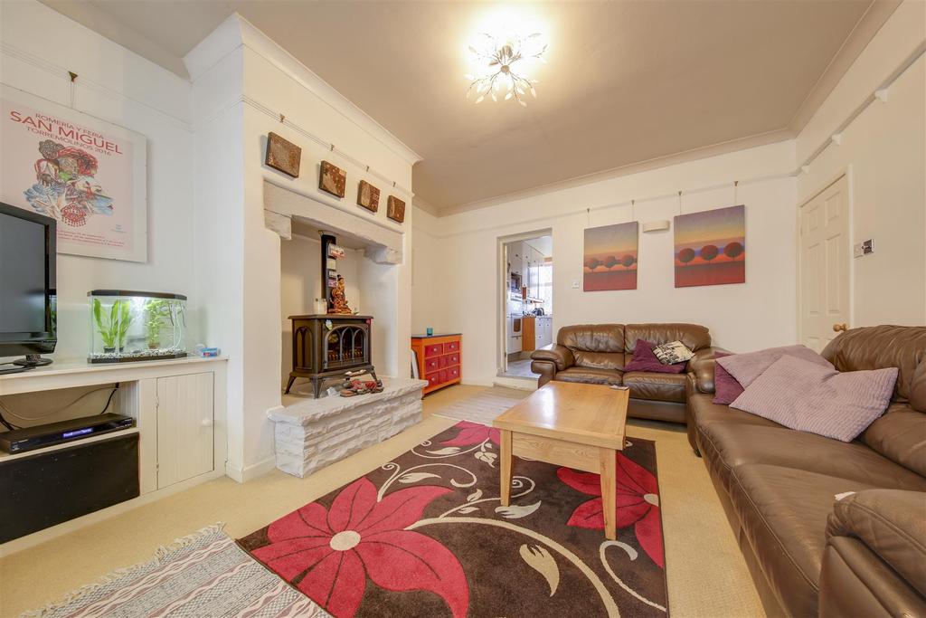 Crabtree Terrace, Rawtenstall... 5 bed terraced house £200,000