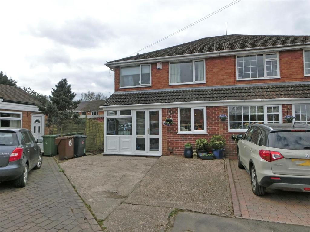 Meadow Croft, Wythall, Birmingham 3 bed semidetached house £280,000