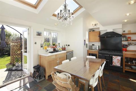 5 Cellar Hill, Lynsted, Sittingbourne, ME9 9QY
