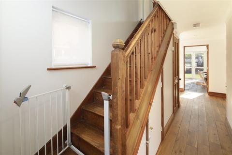 5 Cellar Hill, Lynsted, Sittingbourne, ME9 9QY