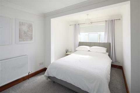 5 Cellar Hill, Lynsted, Sittingbourne, ME9 9QY