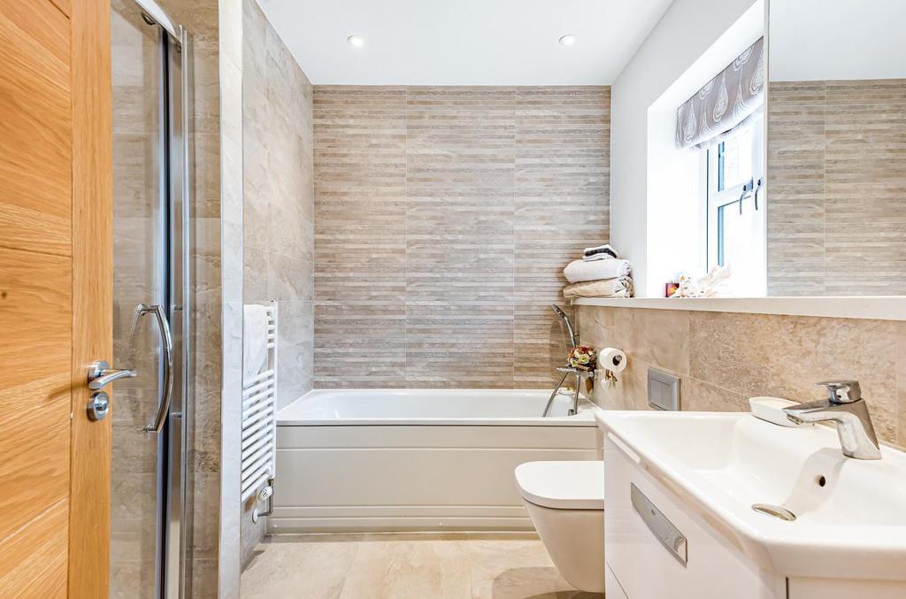 En-Suite Bathroom