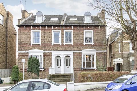 2 bedroom flat to rent, Amyand Park Road, St Margarets