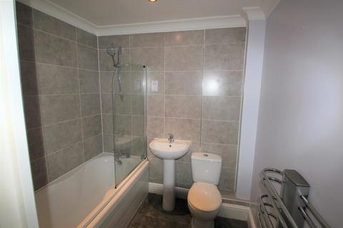 Flat 6, Carlton House, 2 Cavendish Place, Bournemouth, BH1 1RQ