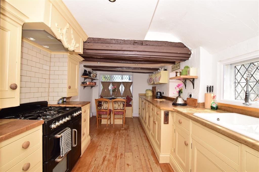 Kitchen/ Breakfast Room