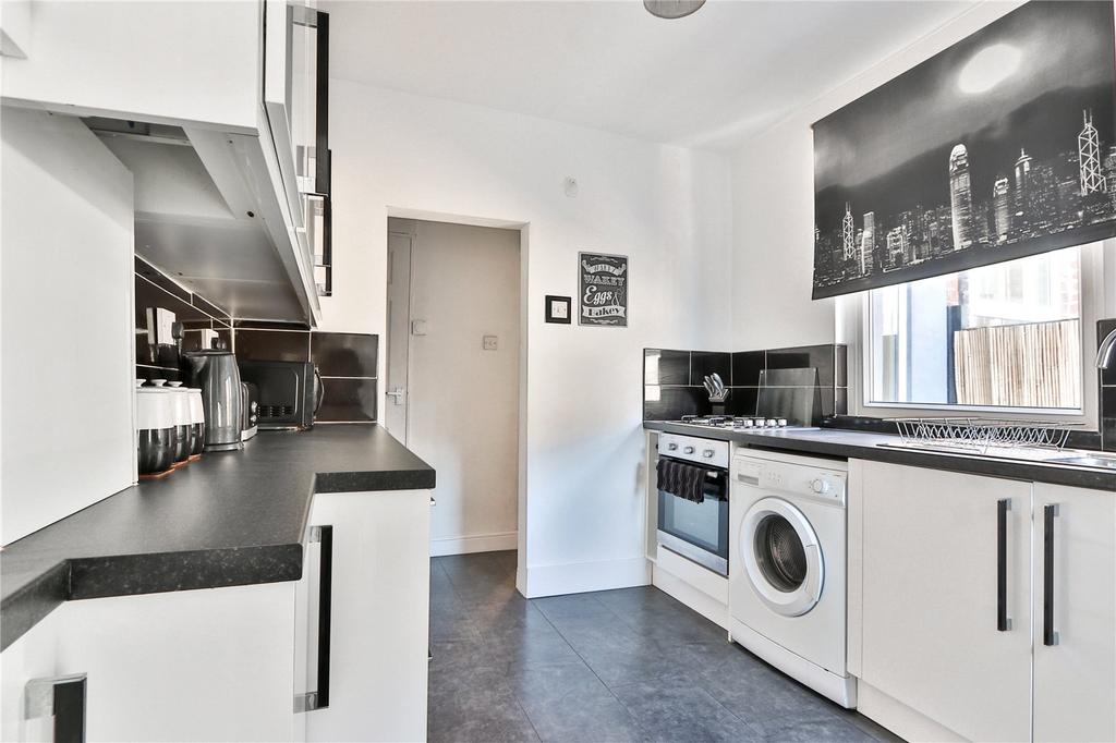 Minton Street, Hull, HU5 2 bed end of terrace house £75,000