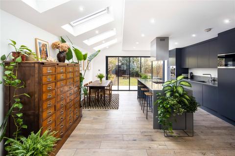 26 Elderfield Road, London, E5 0LG