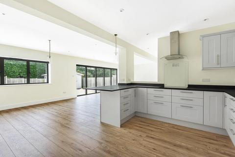 34 Romans Way, Woking, GU22 8TR