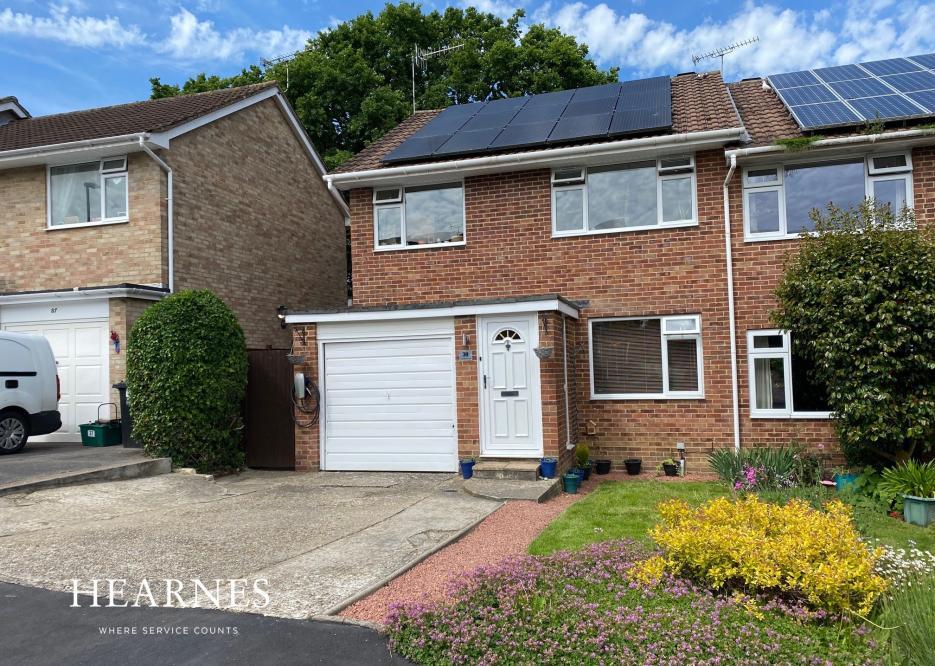 Jubilee Road, Corfe Mullen, BH21 3NH 3 bed end of terrace house £350,000