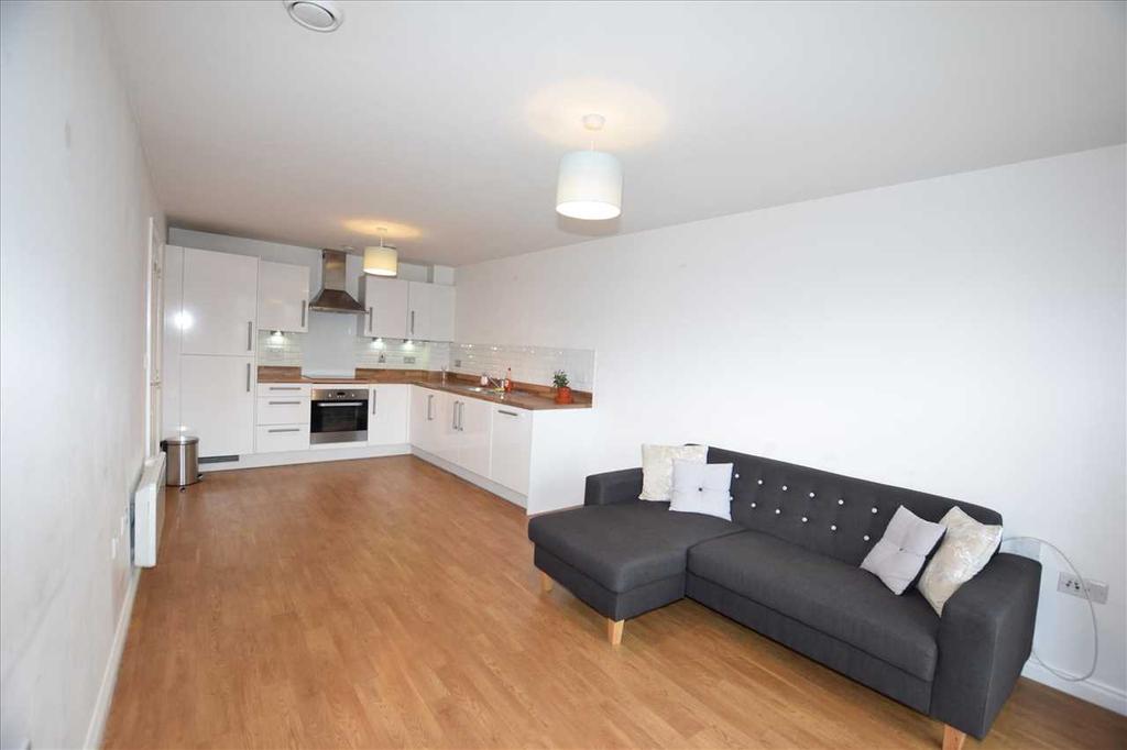 Gemini Park, Manor Way, Borehamwood 2 bed apartment £1,500 pcm (£346 pw)