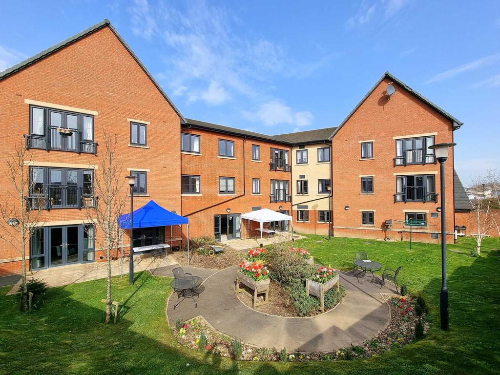 Moreton Court, Birdwood Crescent... 2 bed retirement property - £142,000