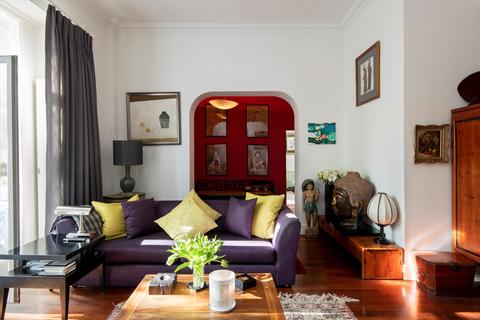 Flat 1, 2 - 4 Ovington Square, London, SW3 1LN