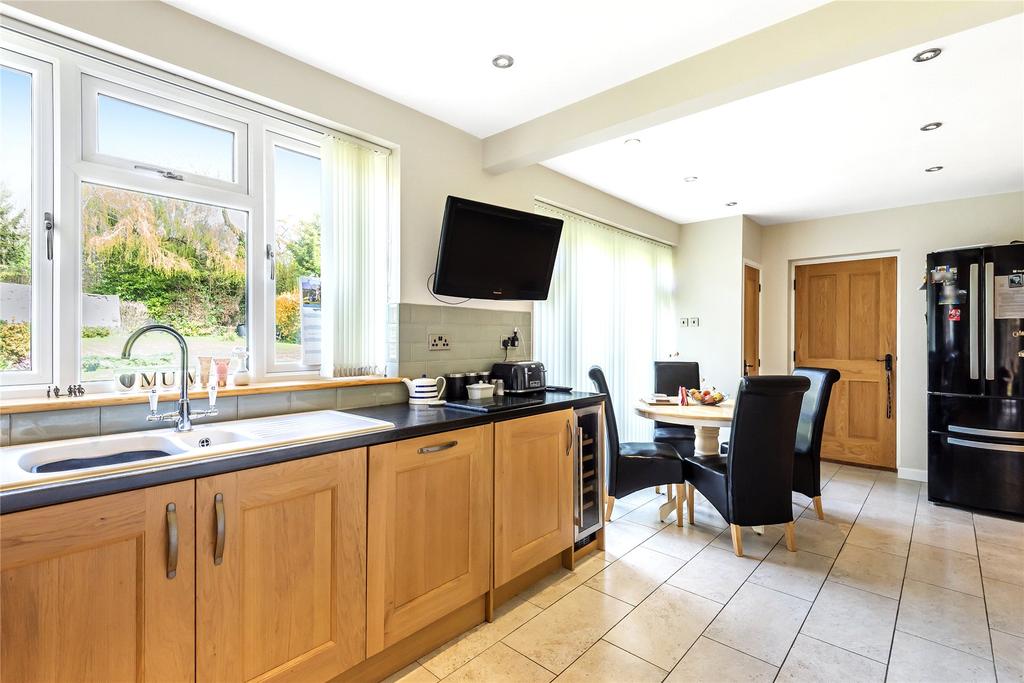 Kitchen/Breakfast Rm