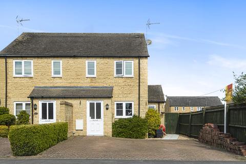 6 Arkell Avenue, Carterton, OX18 3BS