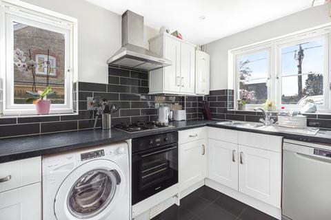6 Arkell Avenue, Carterton, OX18 3BS