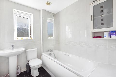 6 Arkell Avenue, Carterton, OX18 3BS