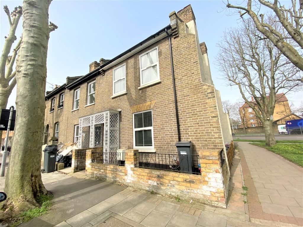 Sutherland Road, Chiswick, W4 2QR 3 bed end of terrace house for sale