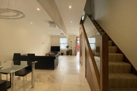 5 Sutherland Road, London, W4 2QR