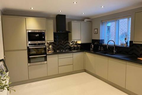 16 Graig Y Fforest, Godrergraig, Swansea, SA9 2DP