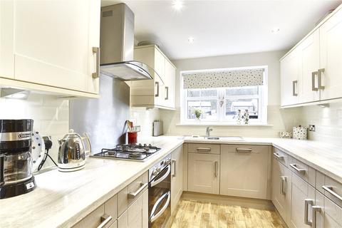 29 Knoll Close, Greenfield, Oldham, OL3 7FJ